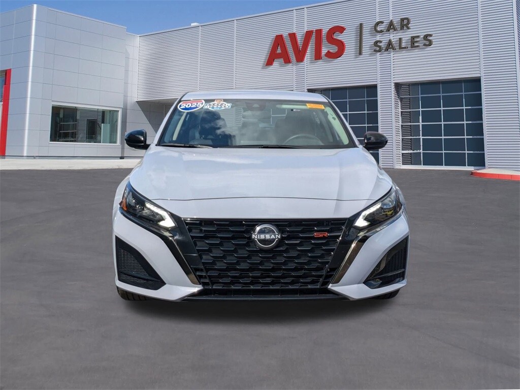 2025 Nissan Altima SR photo 2
