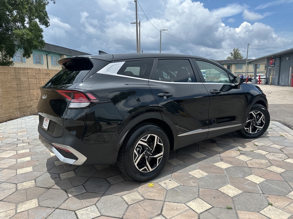 Thumbnail: 2023 Kia Sportage - 4