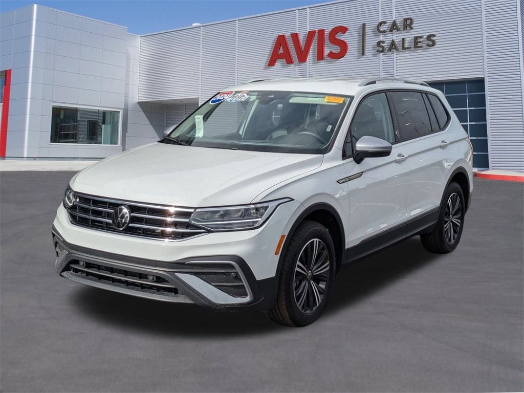 2024 Volkswagen Tiguan SE's photo