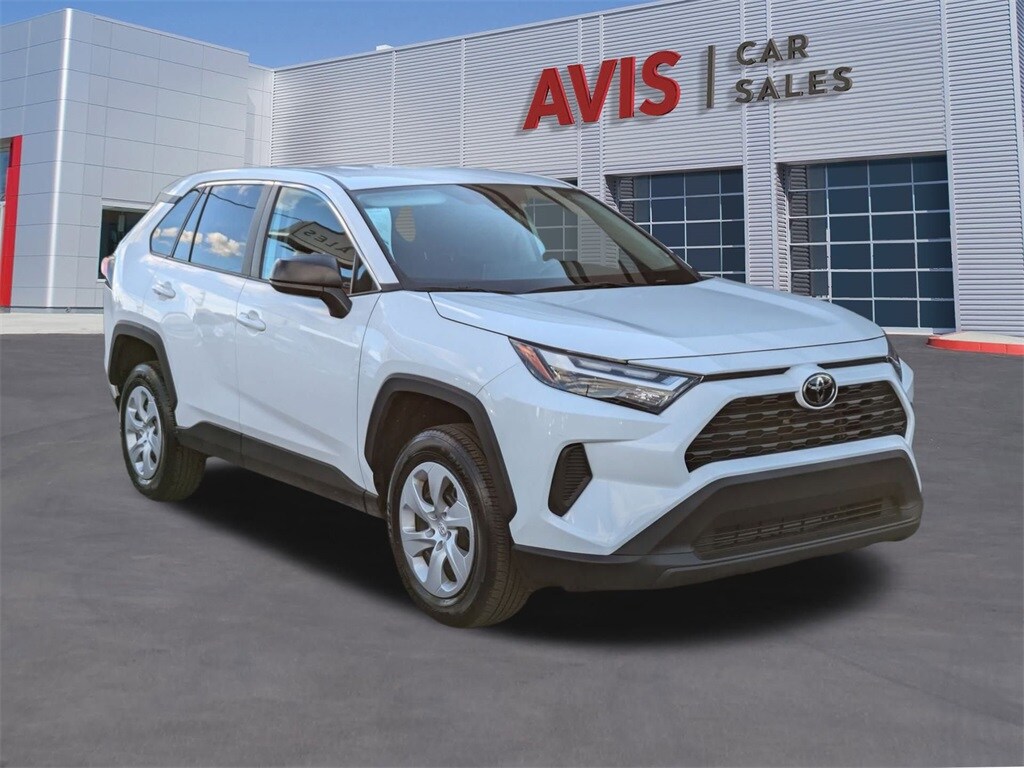 2025 Toyota RAV4 LE photo 2