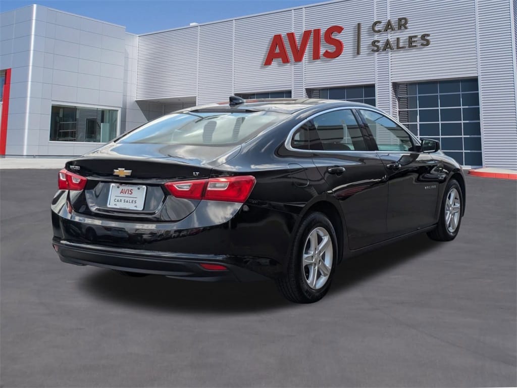Thumbnail: 2023 Chevrolet Malibu - 6