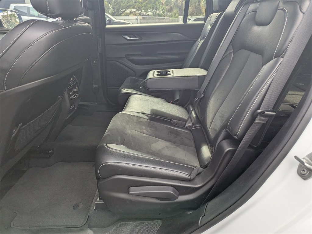 Thumbnail: 2024 Jeep Grand Cherokee L - 23