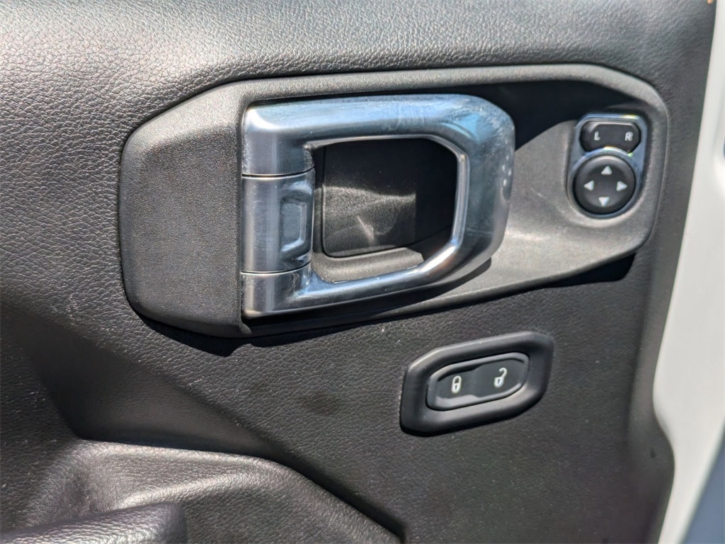 Thumbnail: 2023 Jeep Gladiator - 13