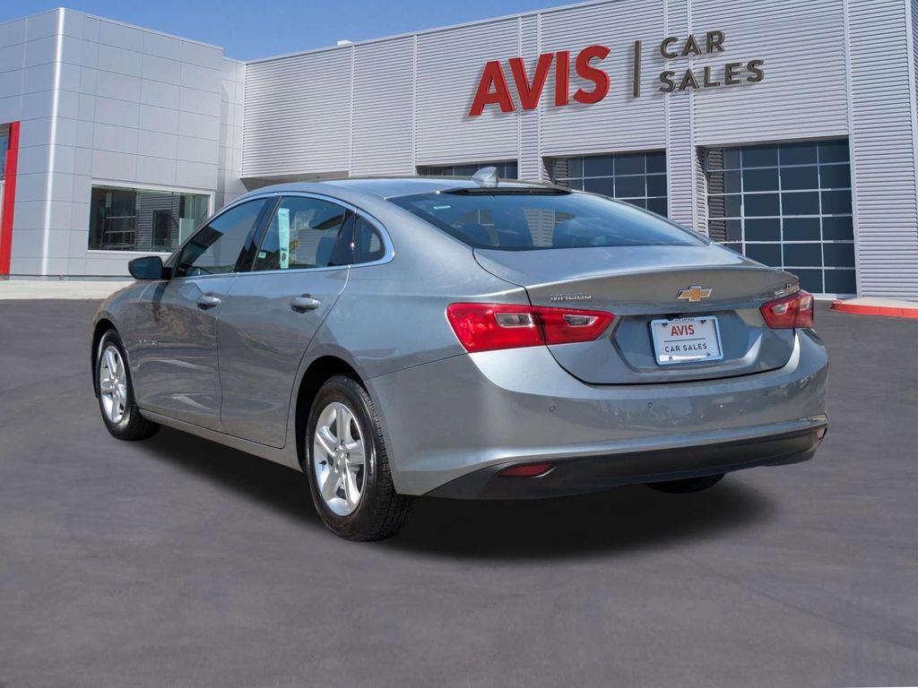 Thumbnail: 2024 Chevrolet Malibu - 9