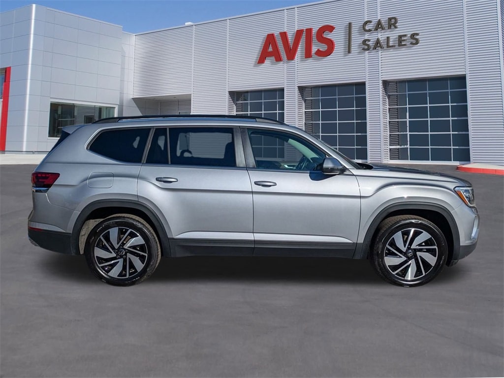 2025 Volkswagen Atlas SE Technology photo 2