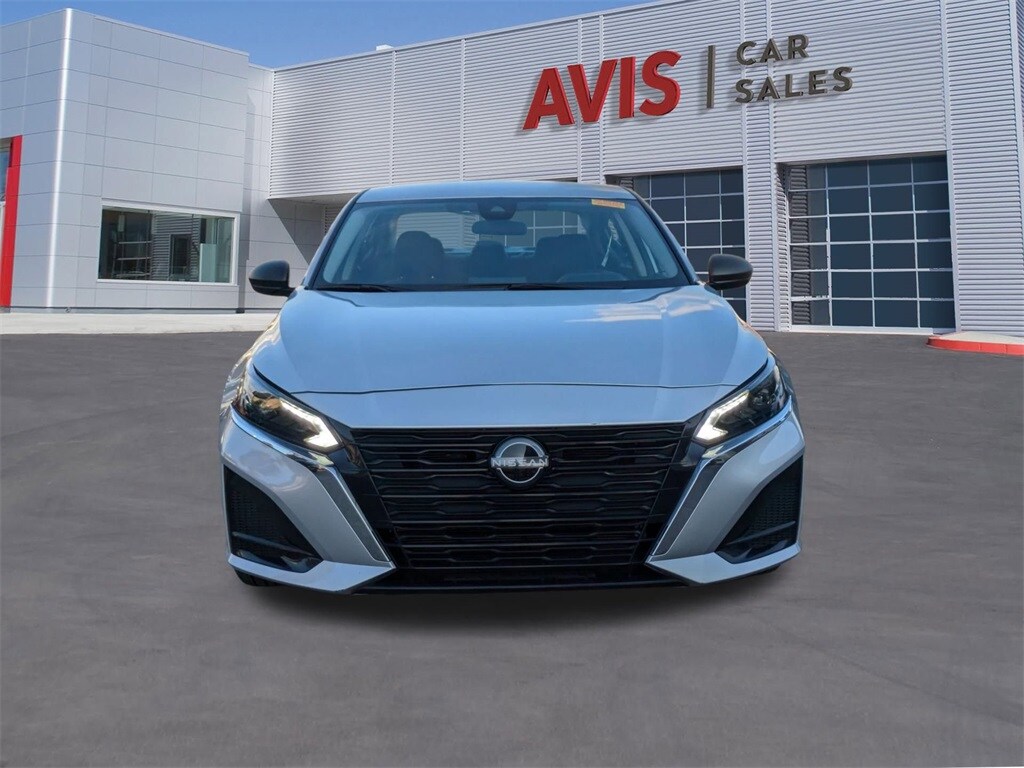 2024 Nissan Altima 2.5 SV photo 2