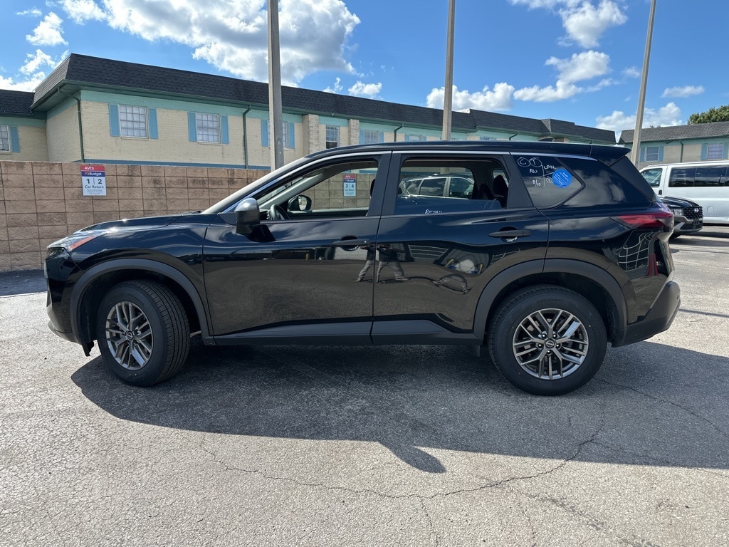 Thumbnail: 2023 Nissan Rogue - 8