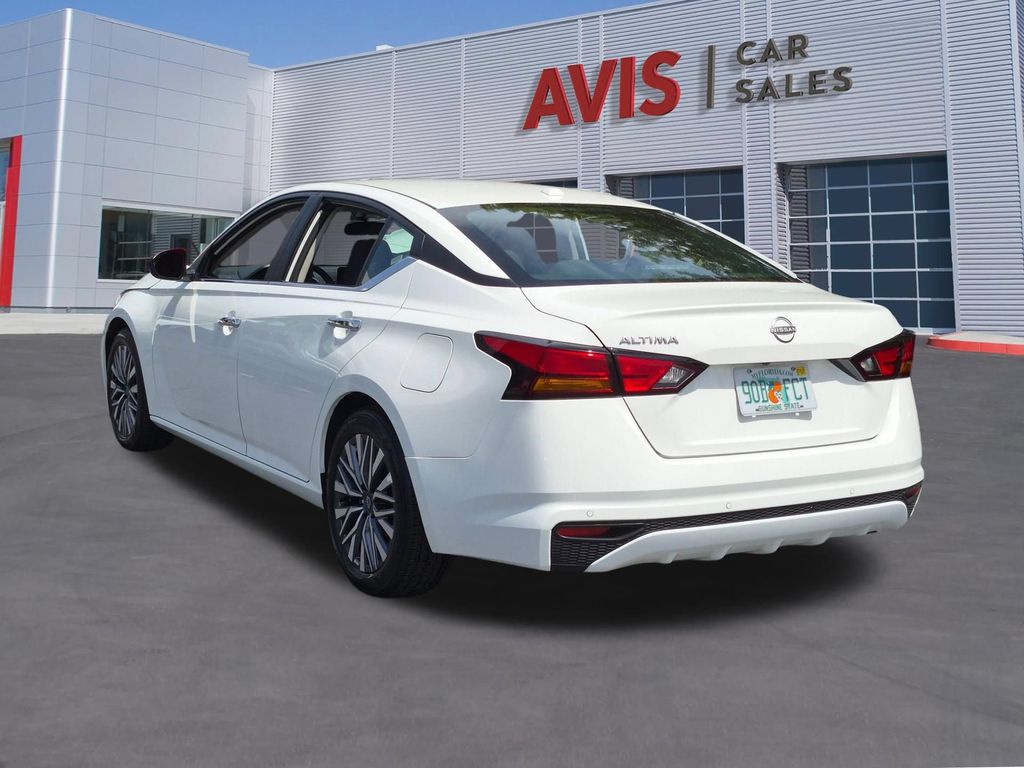 Thumbnail: 2025 Nissan Altima - 9