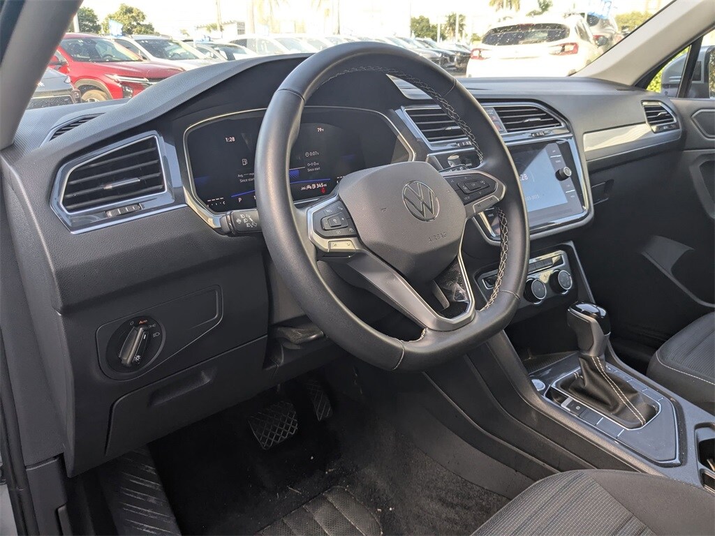 Thumbnail: 2024 Volkswagen Tiguan - 13