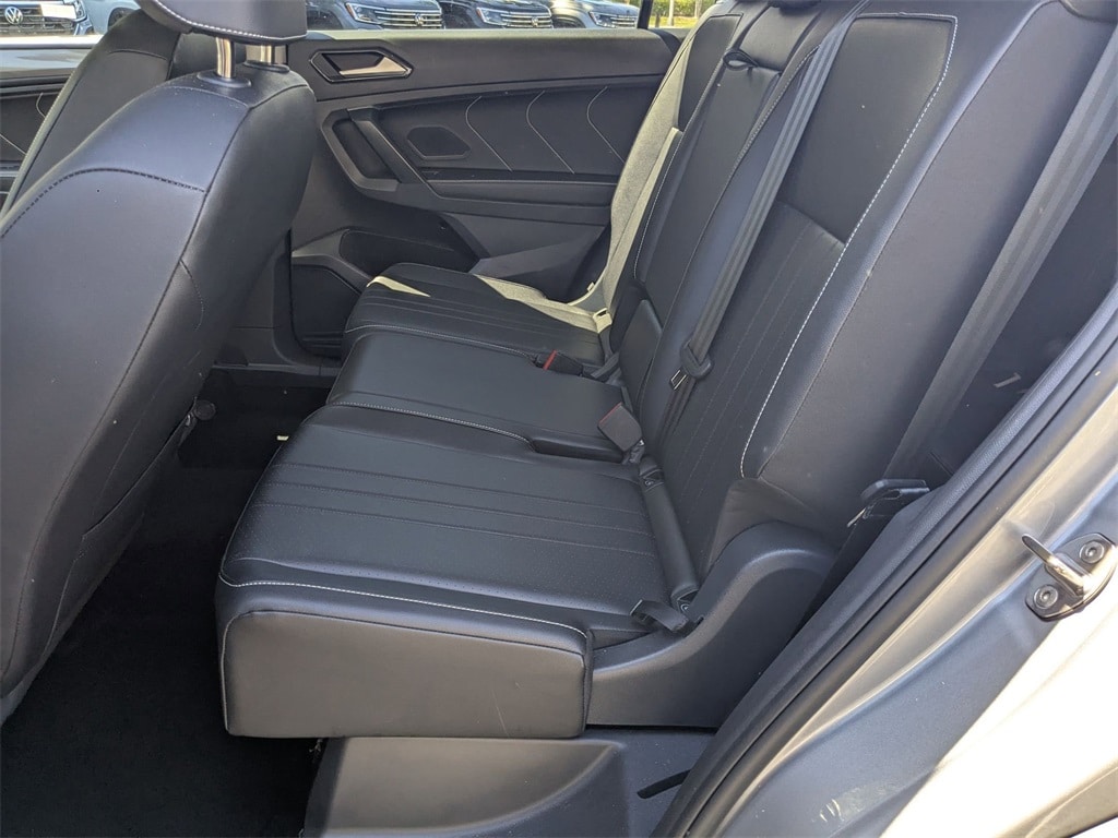 Thumbnail: 2024 Volkswagen Tiguan - 21