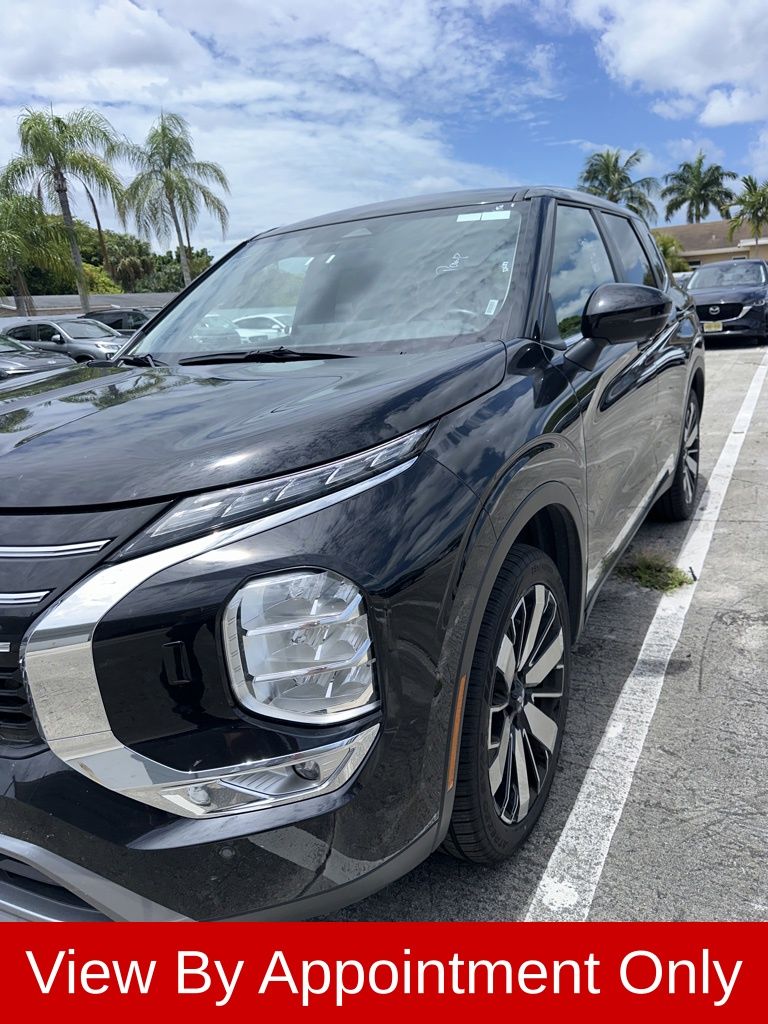 2025 Mitsubishi Outlander SE S-AWC's photo