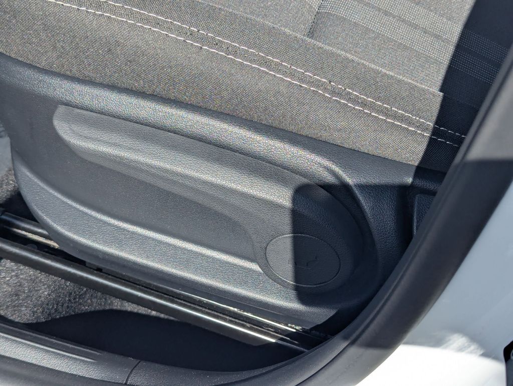 Thumbnail: 2025 Hyundai Venue - 10