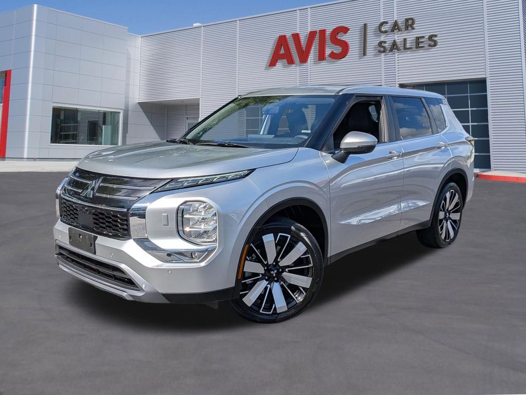 2025 Mitsubishi Outlander SE S-AWC's photo