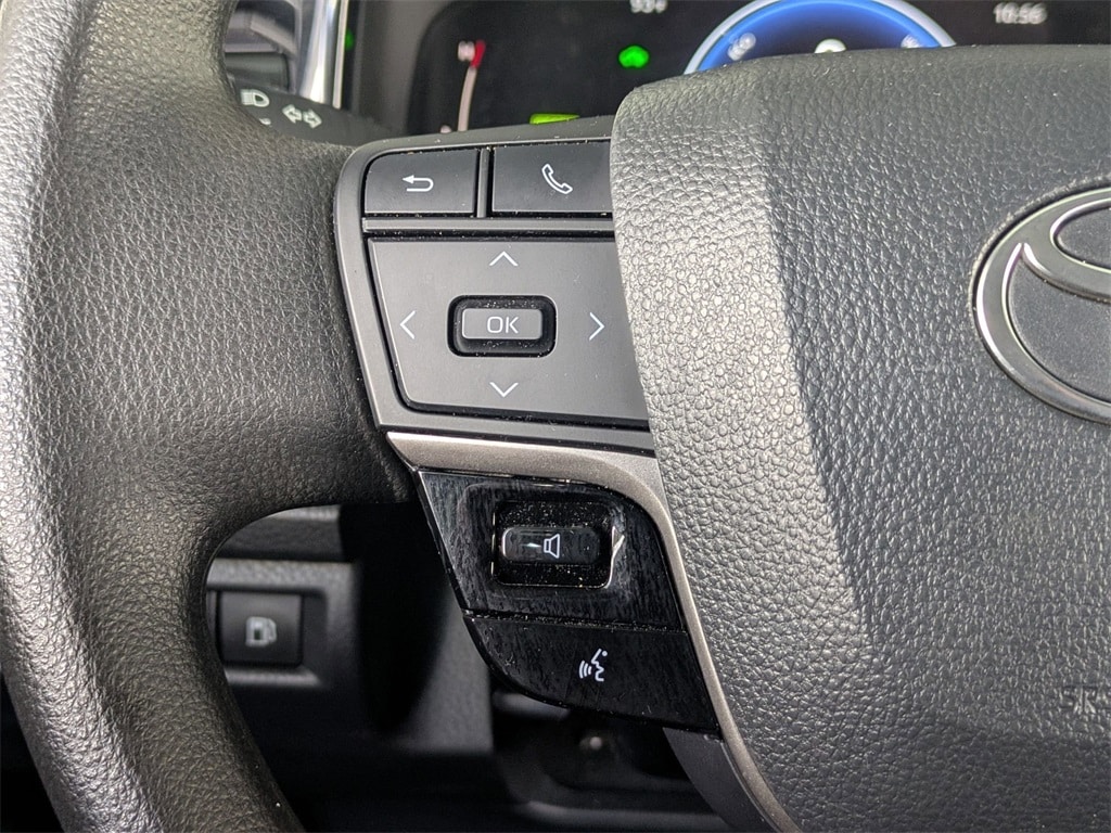 Thumbnail: 2025 Toyota Camry - 15