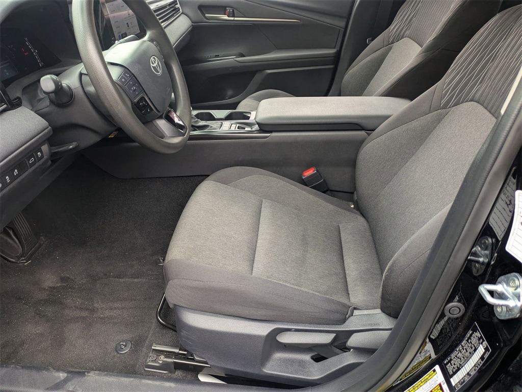 Thumbnail: 2025 Toyota Camry - 21