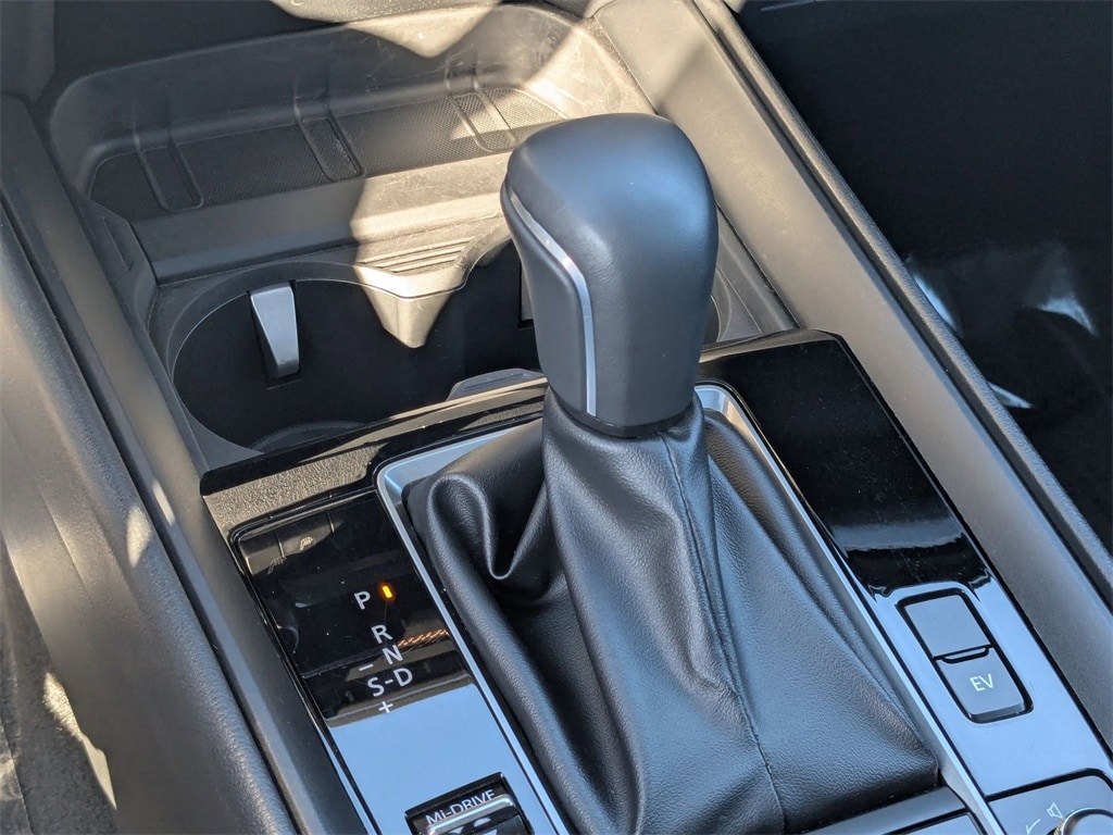 Thumbnail: 2025 Mazda CX-50 - 17