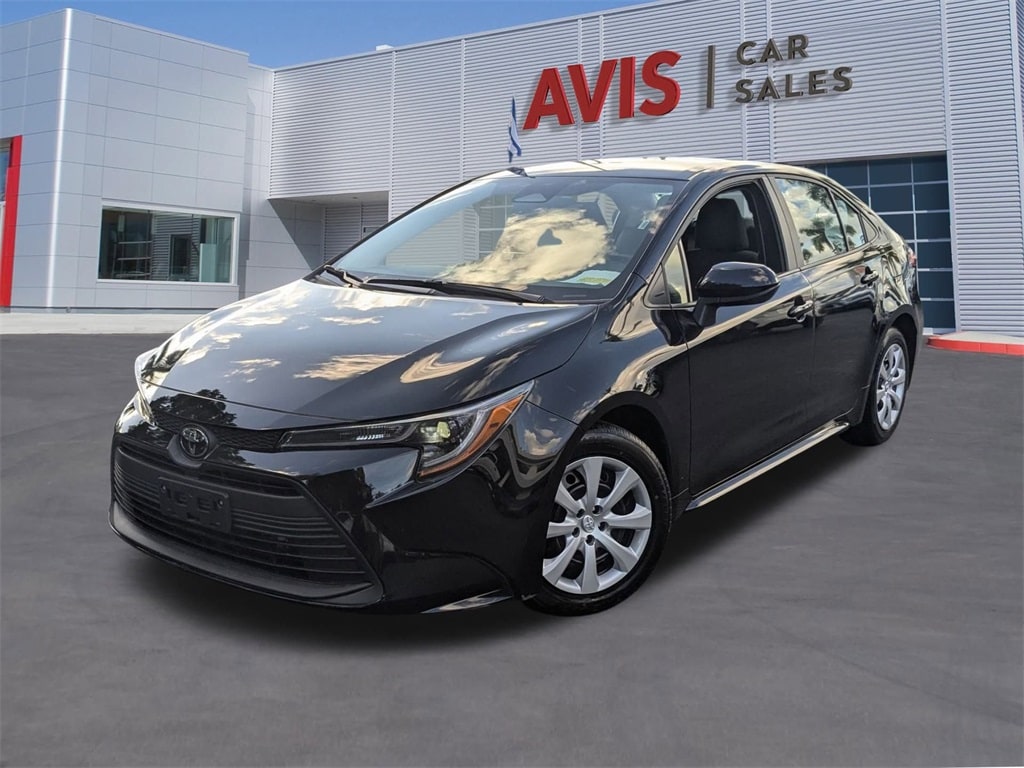 2024 Toyota Corolla LE's photo