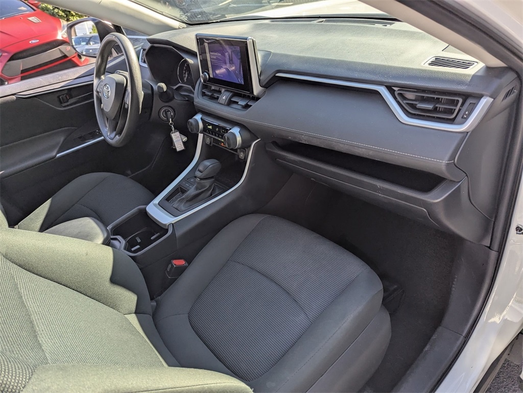 Thumbnail: 2025 Toyota RAV4 - 29