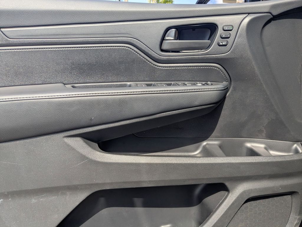 Thumbnail: 2025 Honda Odyssey - 14