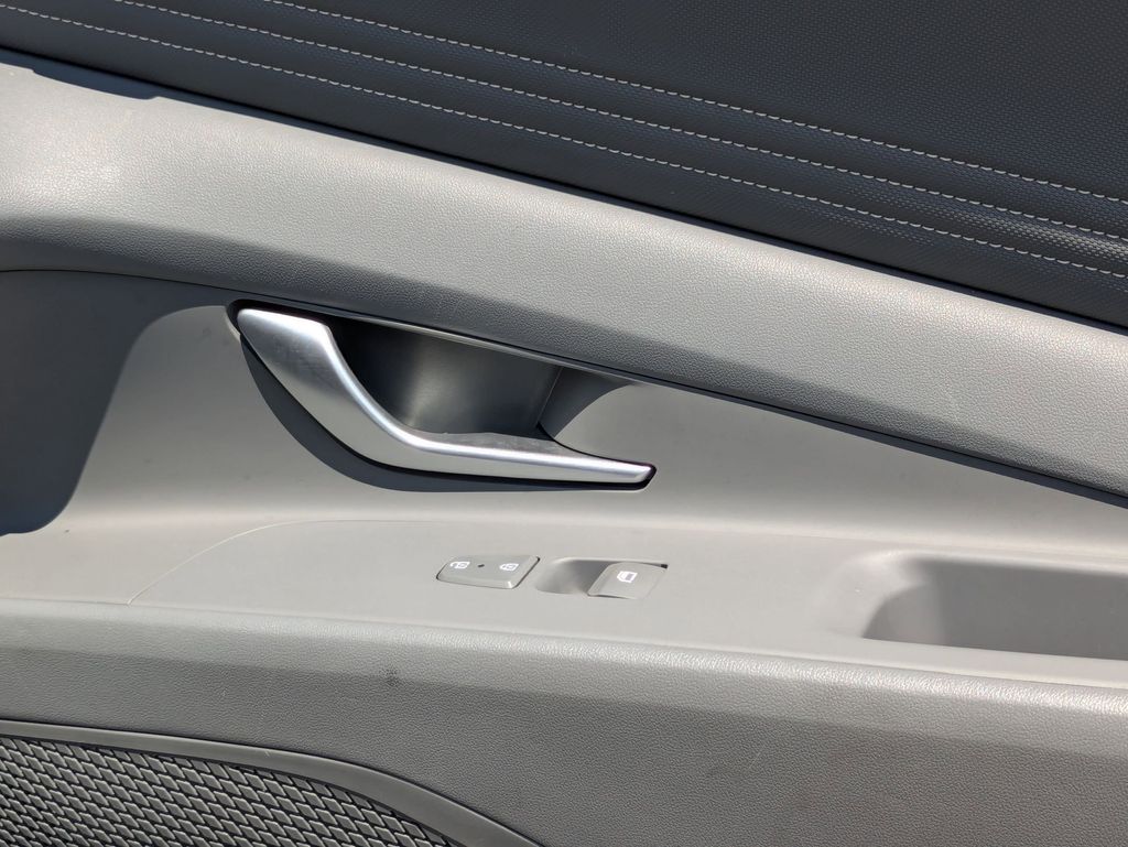 Thumbnail: 2025 Hyundai Elantra - 33