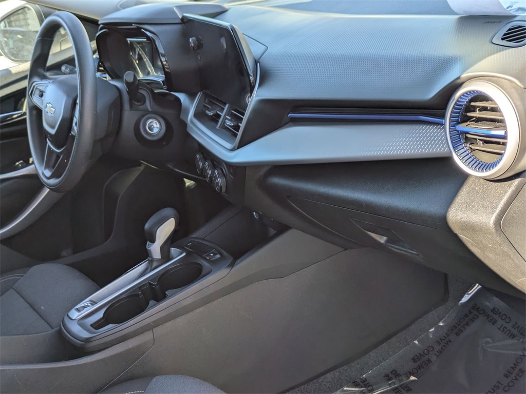 Thumbnail: 2025 Chevrolet Trax - 31