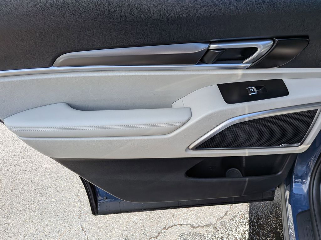 Thumbnail: 2025 Kia Telluride - 25