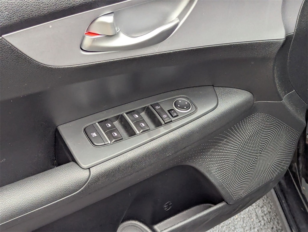 2024 Kia Forte LXS 13