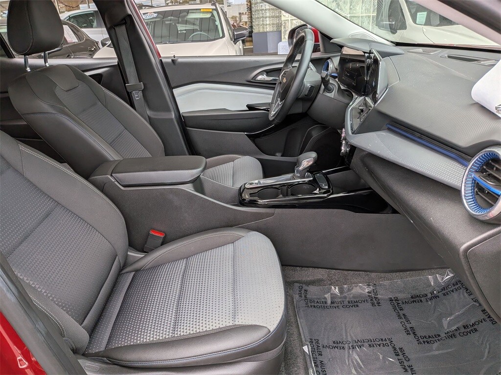 Thumbnail: 2025 Chevrolet Trax - 31