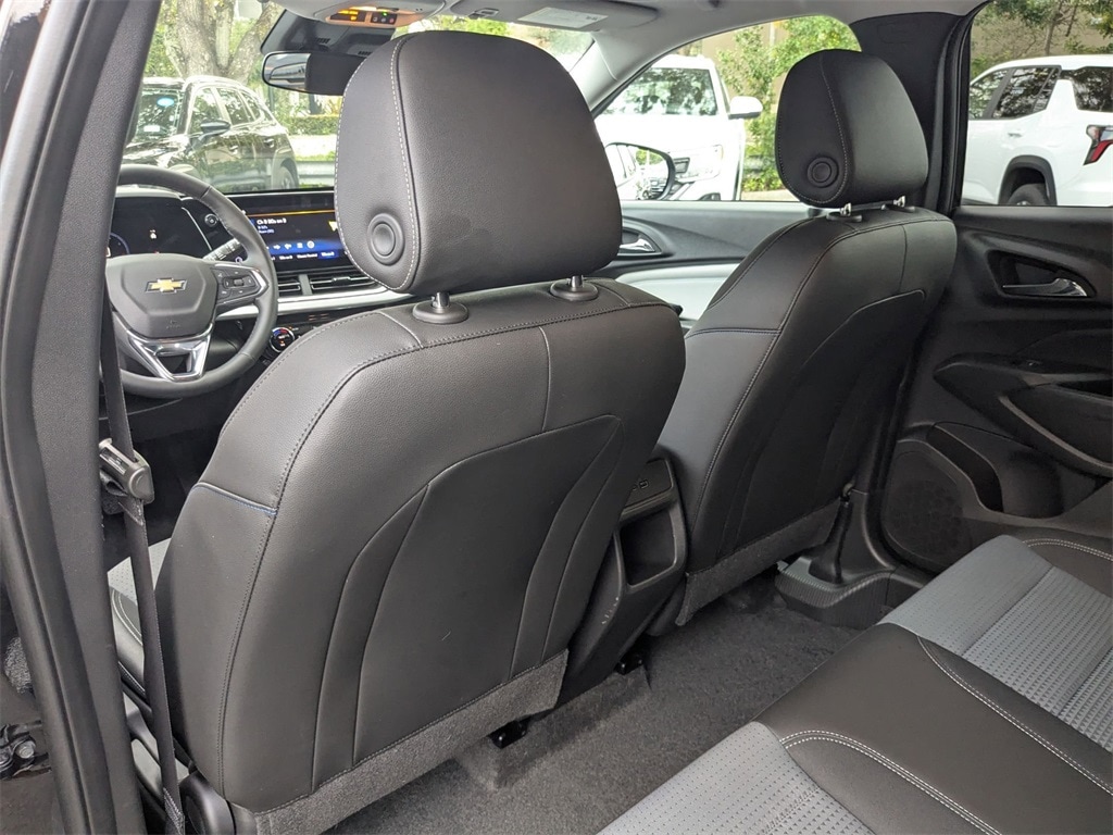 Thumbnail: 2025 Chevrolet Trax - 22