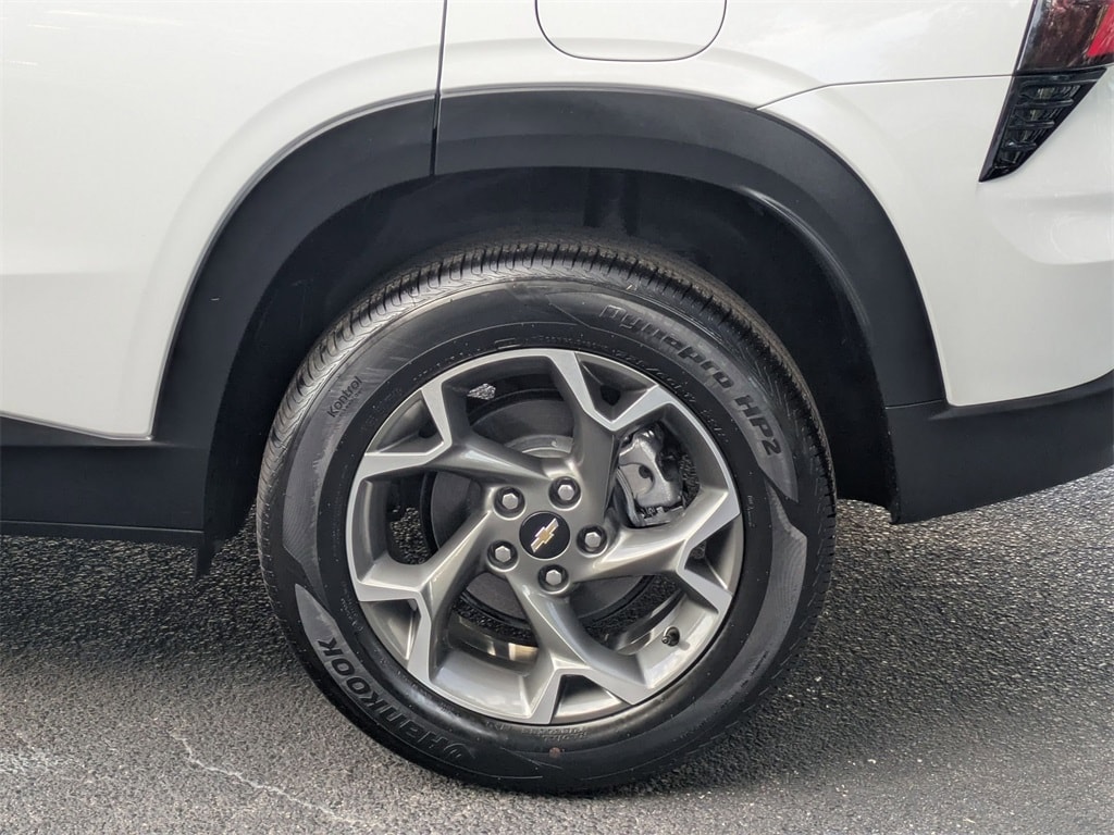 Thumbnail: 2025 Chevrolet Trax - 36