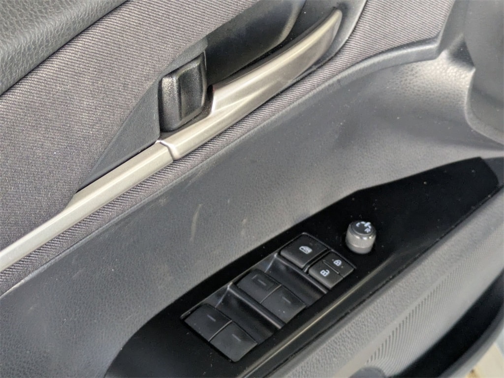 Thumbnail: 2025 Toyota Camry - 22