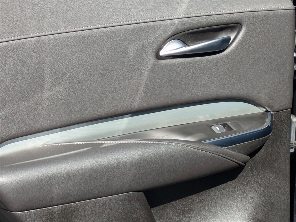 Thumbnail: 2023 Cadillac XT4 - 25