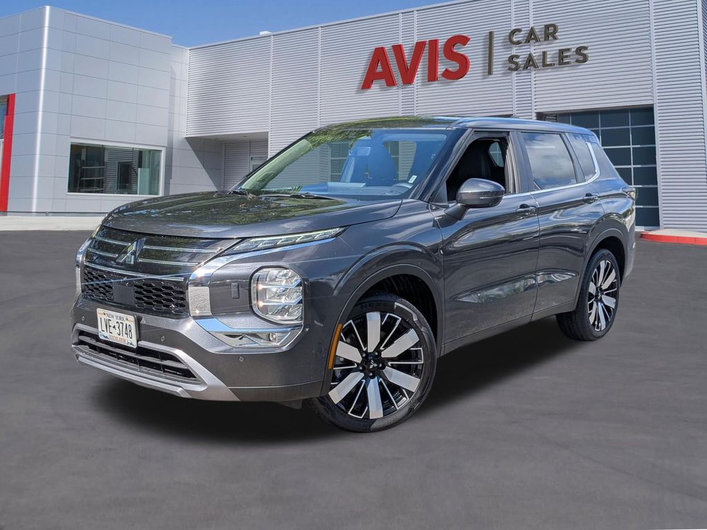 Thumbnail: 2025 Mitsubishi Outlander - 1