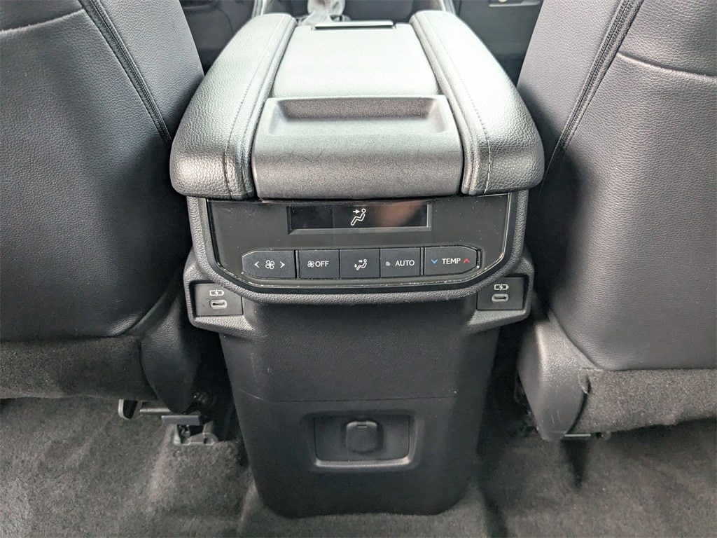 Thumbnail: 2025 Toyota Grand Highlander - 27