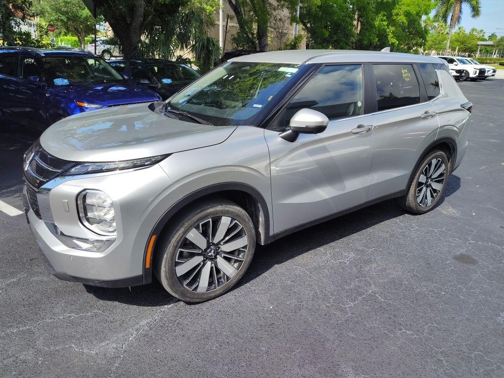 2025 Mitsubishi Outlander SE S-AWC's photo