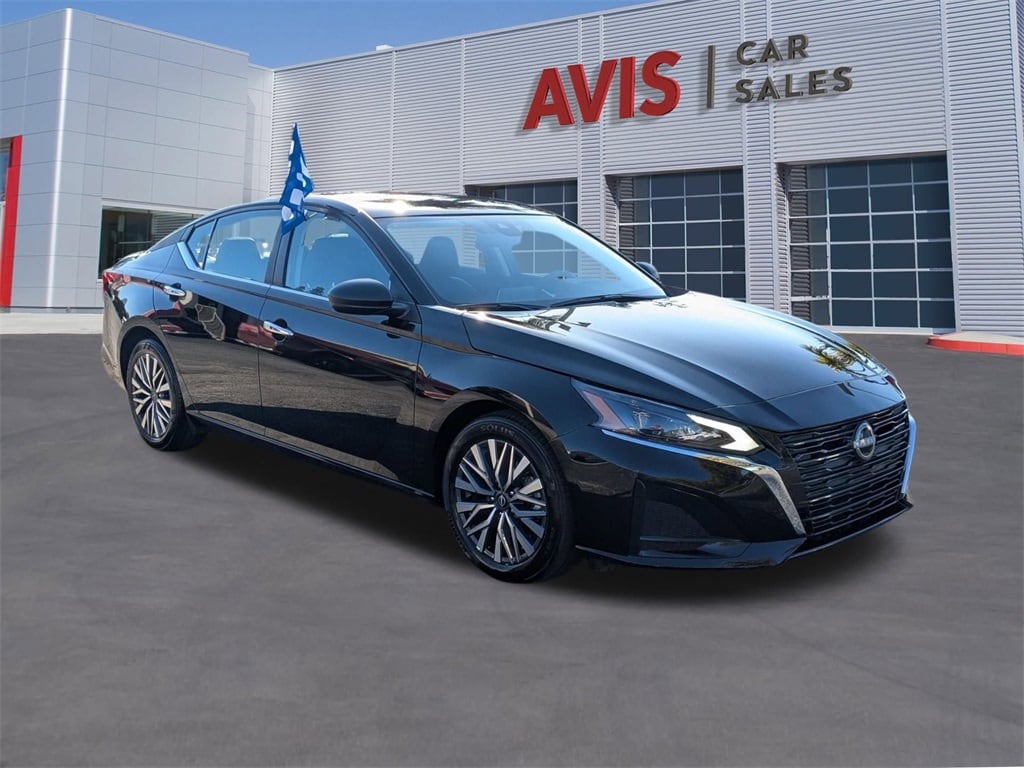 Thumbnail: 2025 Nissan Altima - 3