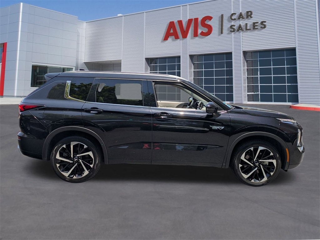 Thumbnail: 2023 Mitsubishi Outlander - 5
