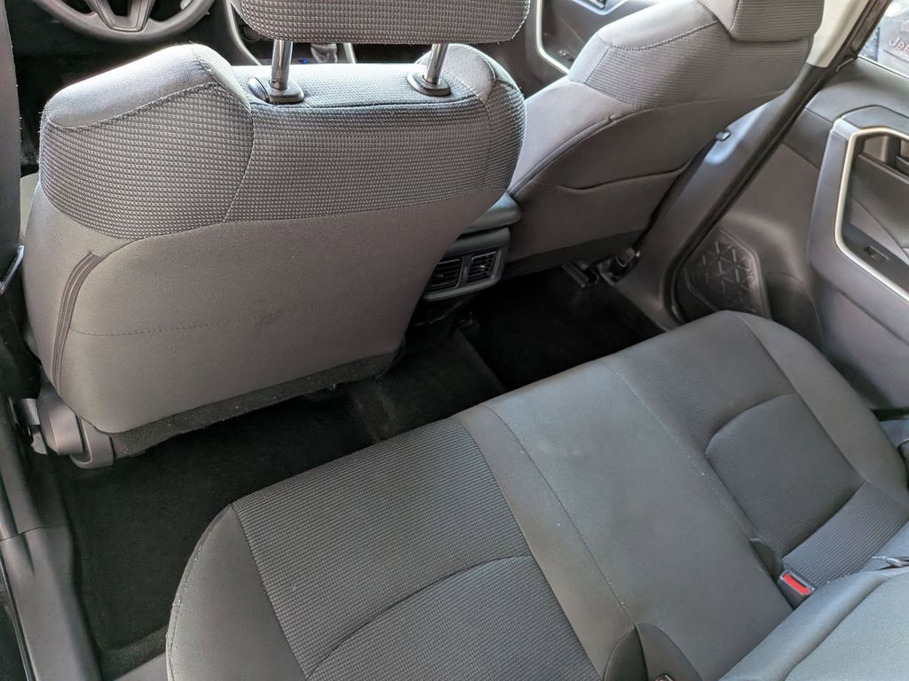 Thumbnail: 2025 Toyota RAV4 - 22