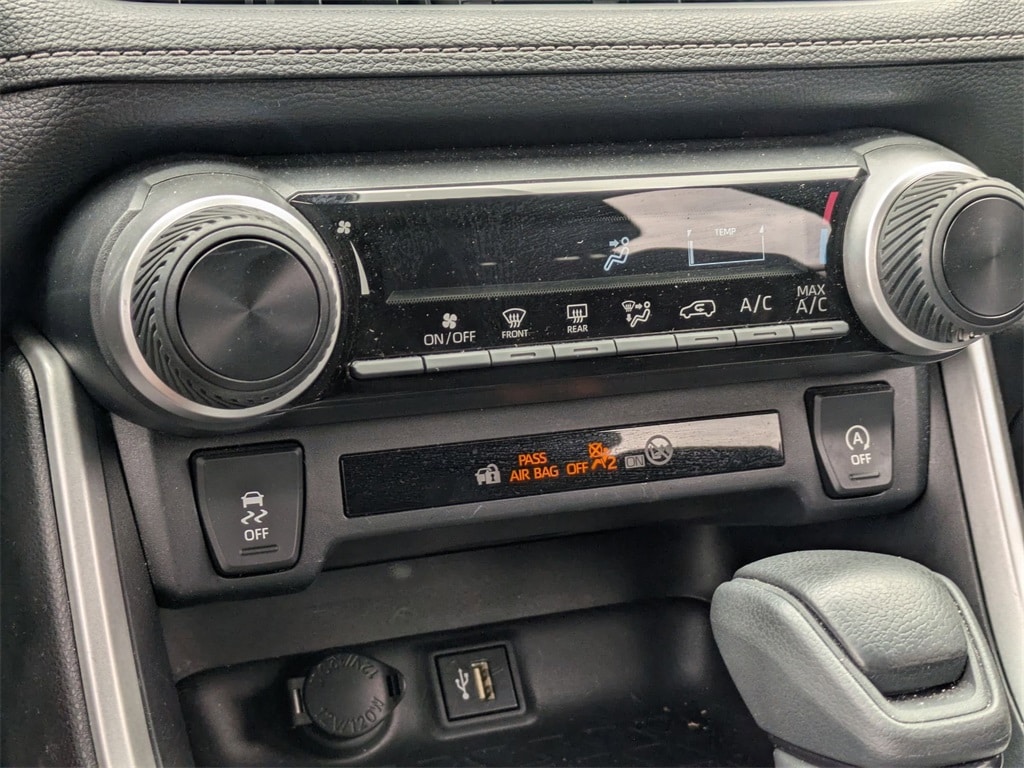 Thumbnail: 2024 Toyota RAV4 - 17