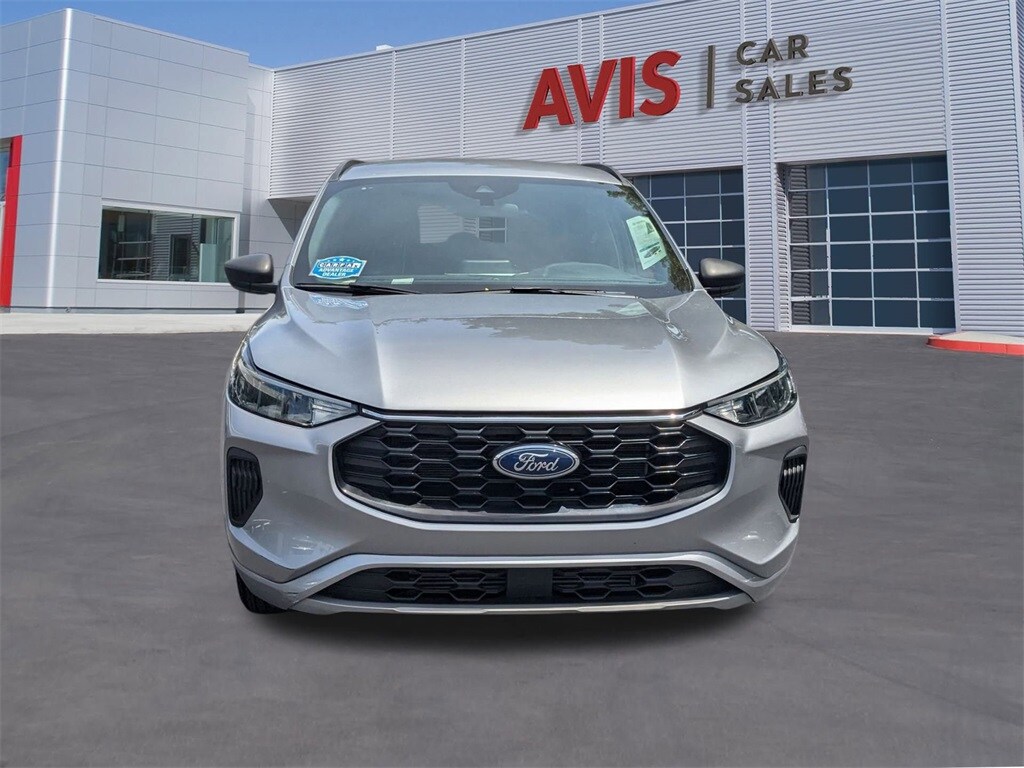 2024 Ford Escape ST-Line photo 2