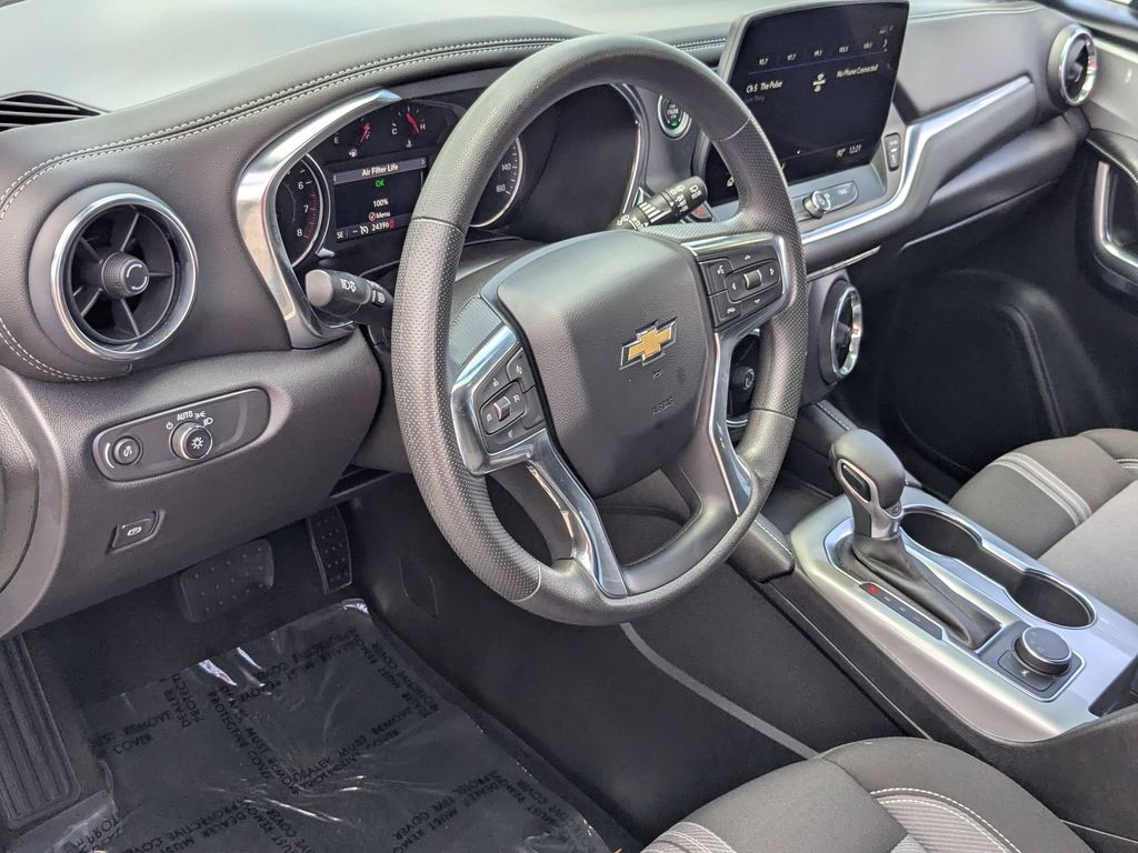 Thumbnail: 2025 Chevrolet Blazer - 15