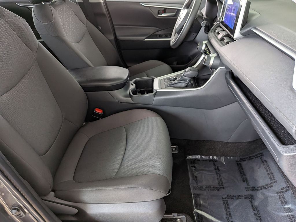 Thumbnail: 2025 Toyota RAV4 - 30