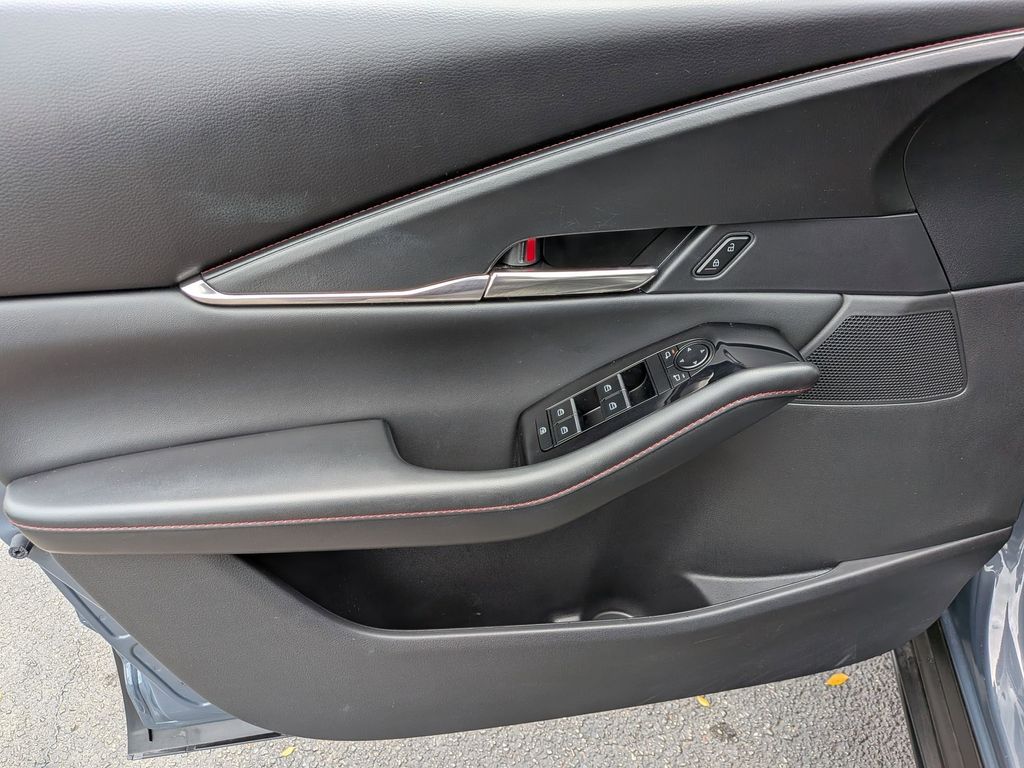 Thumbnail: 2025 Mazda CX-30 - 9