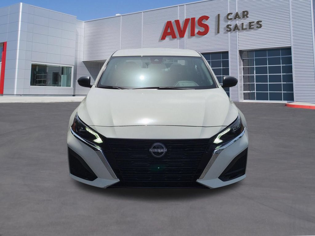 Thumbnail: 2025 Nissan Altima - 2