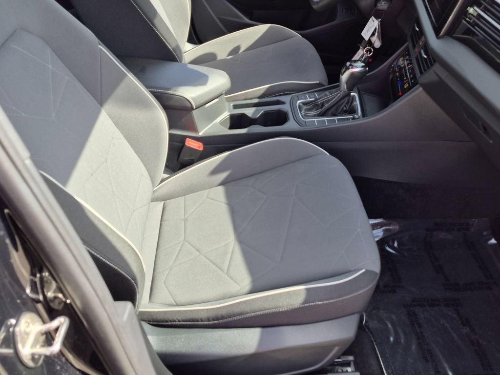 Thumbnail: 2025 Volkswagen Jetta - 29