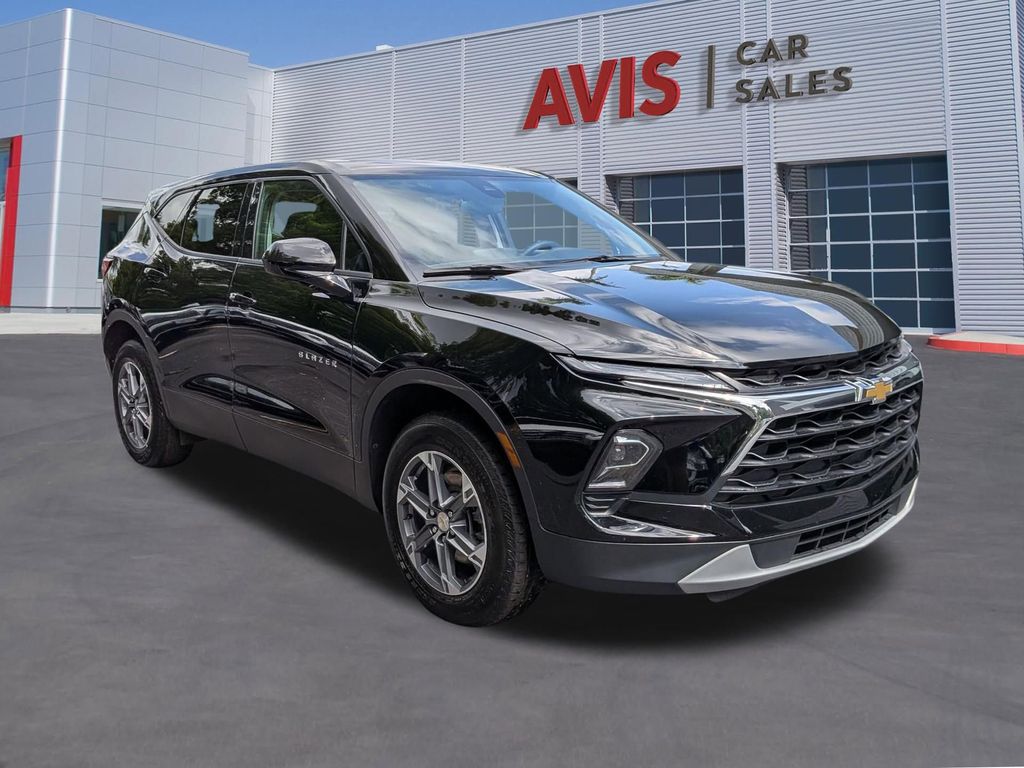 Thumbnail: 2025 Chevrolet Blazer - 3