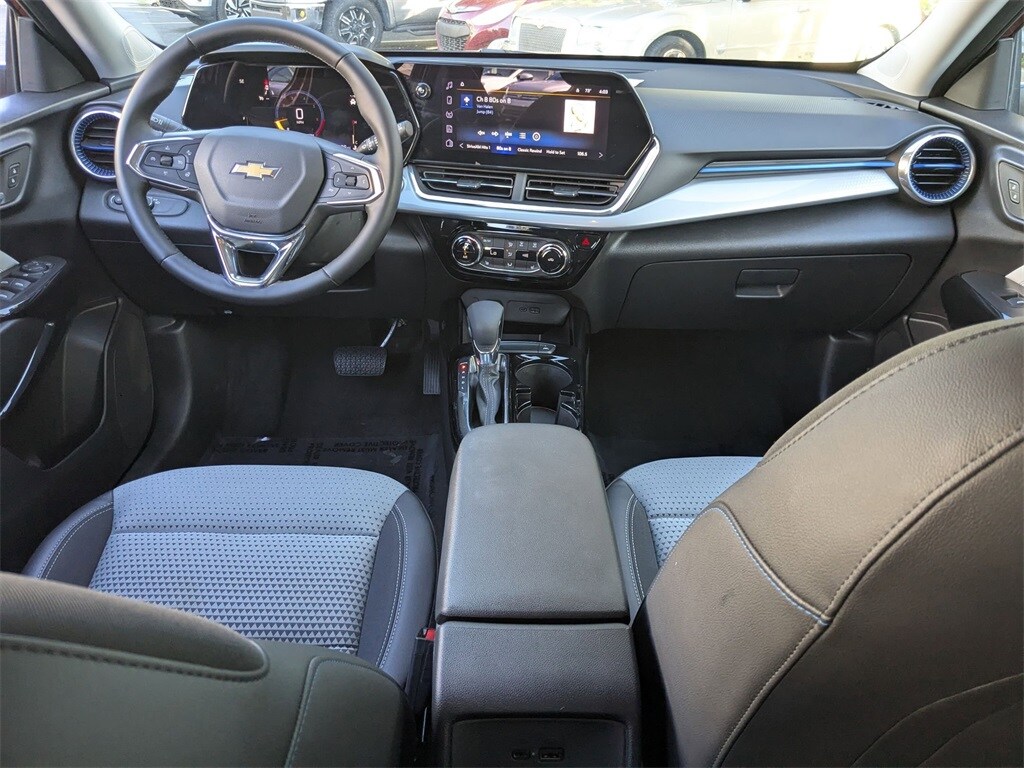 Thumbnail: 2025 Chevrolet Trax - 27