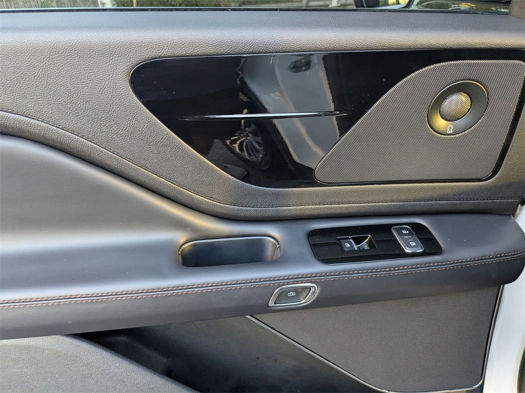 Thumbnail: 2023 Lincoln Aviator - 24