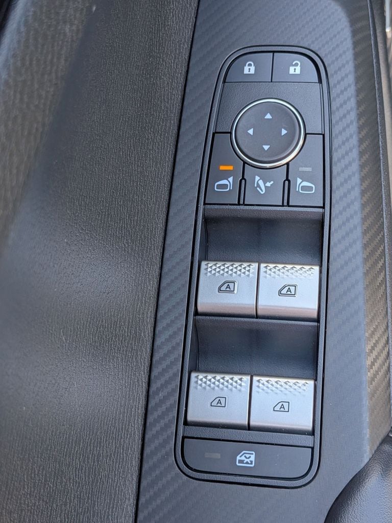 Thumbnail: 2025 Mitsubishi Outlander - 15