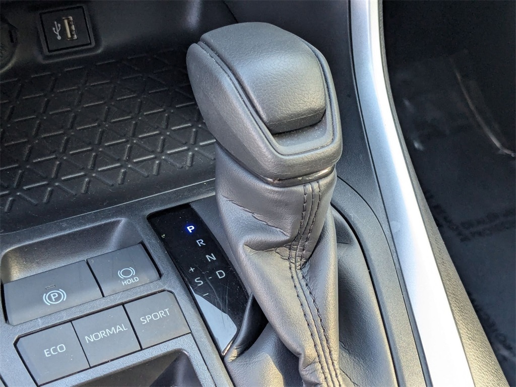 Thumbnail: 2025 Toyota RAV4 - 17